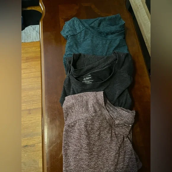 Bundle of 3 Member's Mark tees - Picture 13 of 16